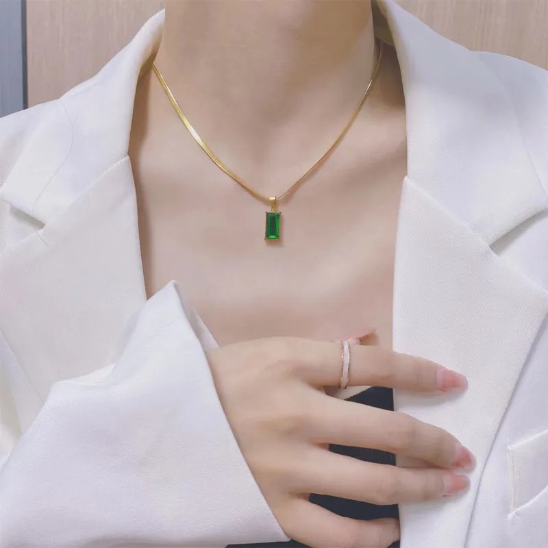 Elegant Simple Style Rectangle Titanium Steel Plating Inlay Artificial Diamond 18K Gold Plated Pendant Necklace_colorza_2