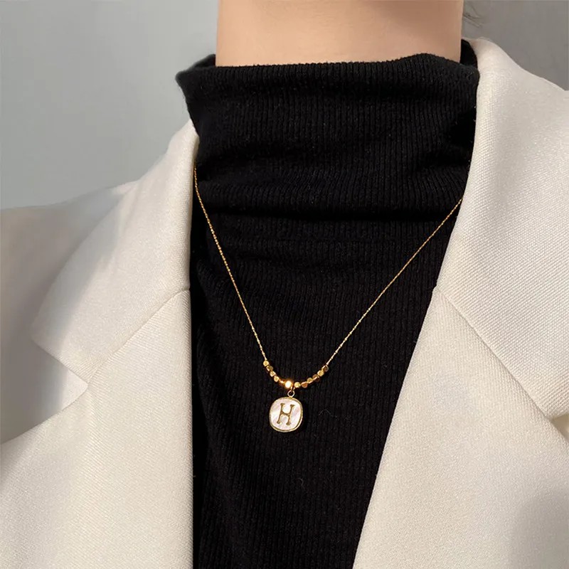 Simple Style Letter Titanium Steel Plating Inlay Shell 18K Gold Plated Pendant Necklace_colorza_3
