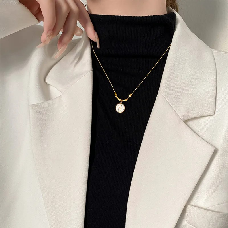 Simple Style Letter Titanium Steel Plating Inlay Shell 18K Gold Plated Pendant Necklace_colorza_5