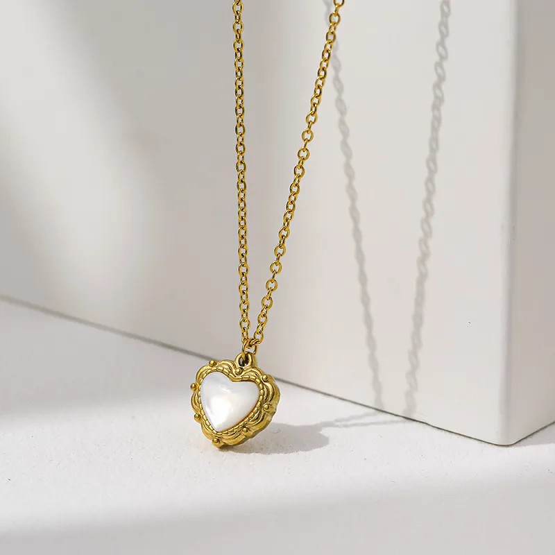 Simple Style Heart Shape Titanium Steel Plating Inlay Shell 18K Gold Plated Pendant Necklace_colorza_1