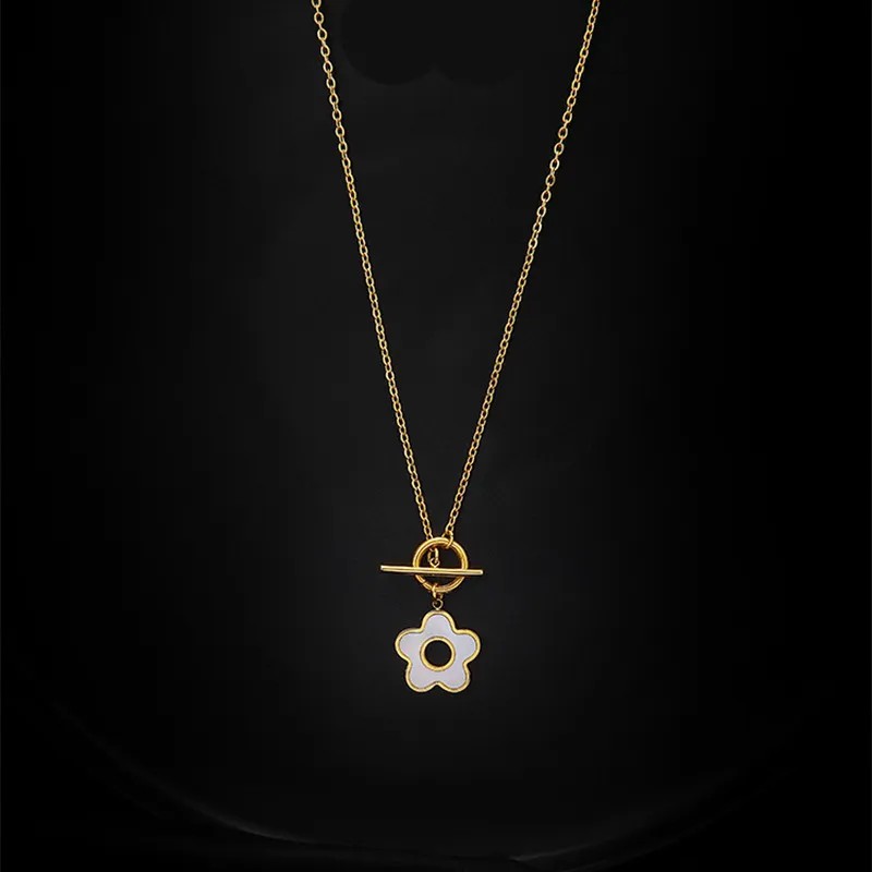 Simple Style Flower Titanium Steel Plating 18K Gold Plated Pendant Necklace_colorza_1
