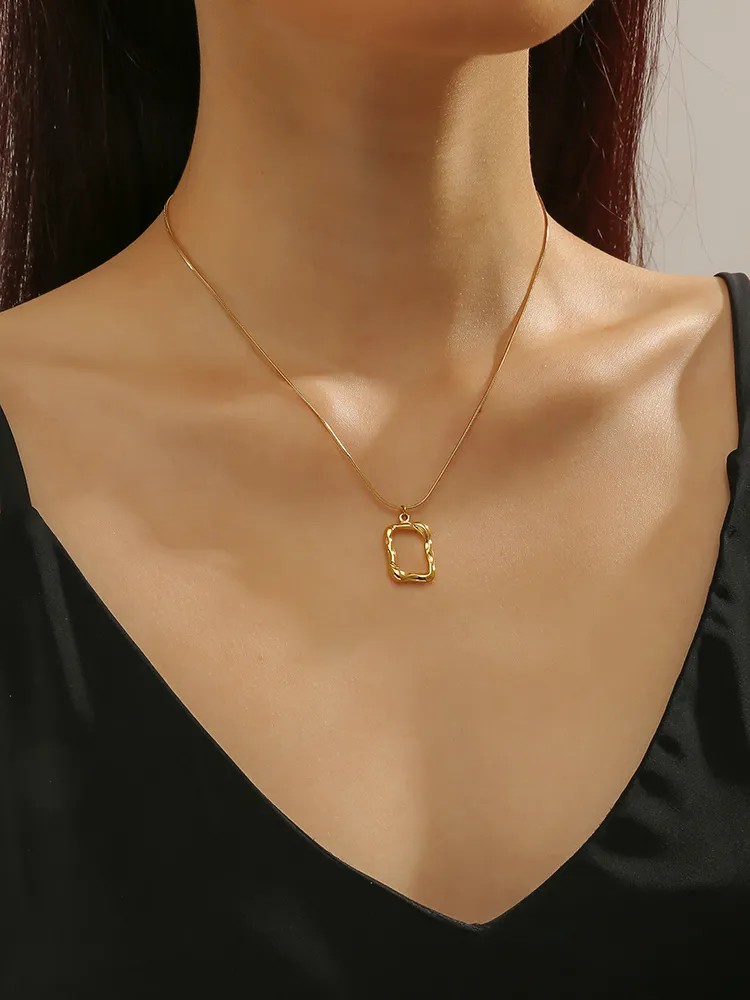 Casual Modern Style Rectangle Titanium Steel Polishing Plating Hollow Out 18K Gold Plated Pendant Necklace_colorza_1