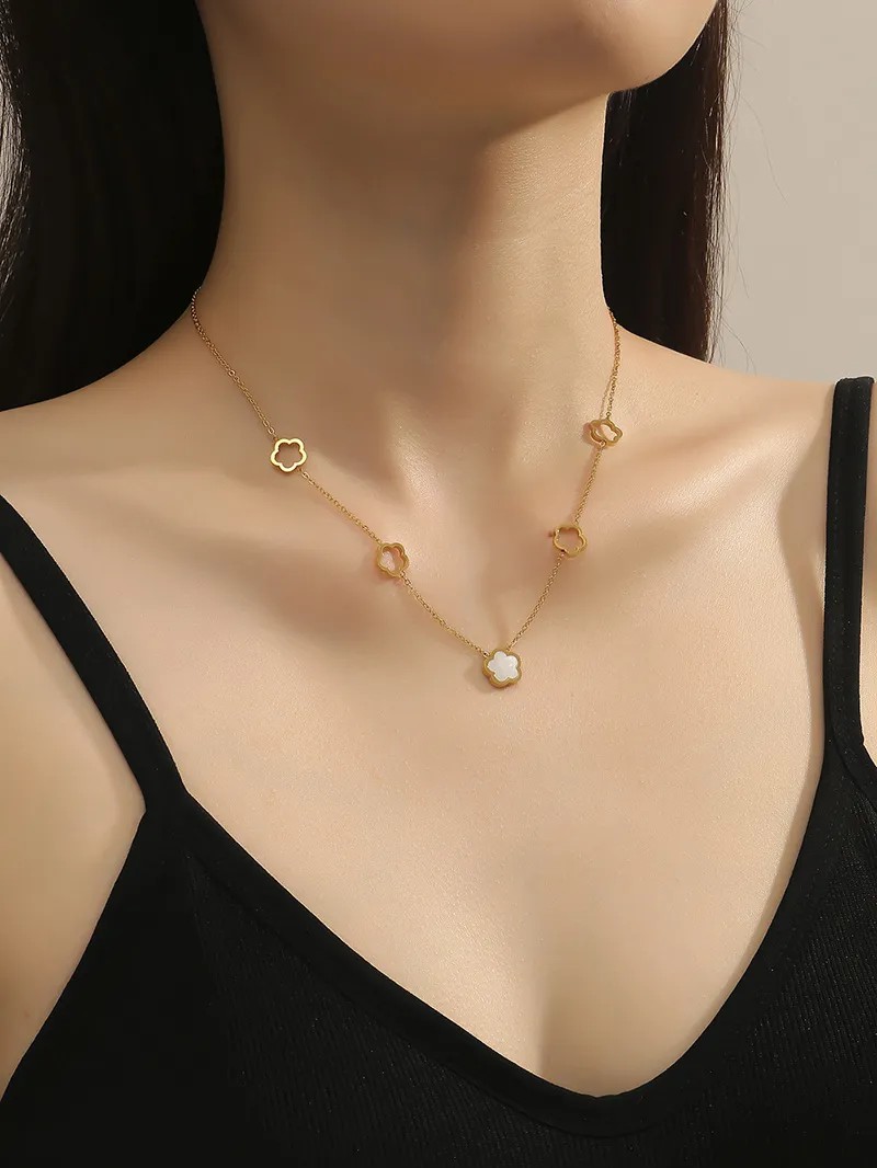 Modern Style Sweet Flower Titanium Steel Polishing Plating Inlay Shell 18K Gold Plated Necklace_colorza_1