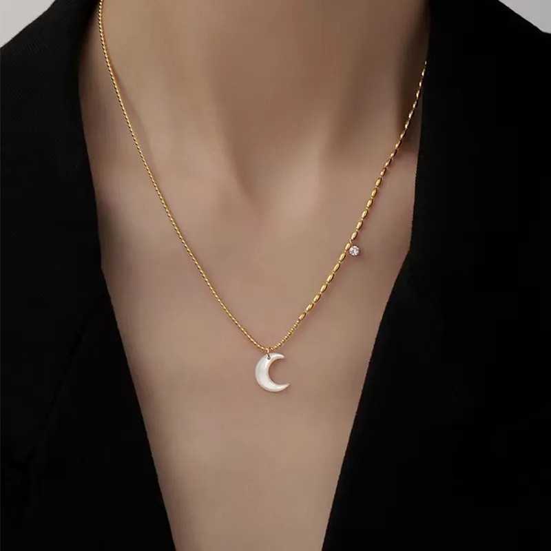 IG Style Simple Style Moon Shell Titanium Steel Plating Inlay Zircon 18K Gold Plated Pendant Necklace_colorza_1