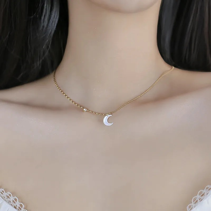 IG Style Simple Style Moon Shell Titanium Steel Plating Inlay Zircon 18K Gold Plated Pendant Necklace_colorza_3