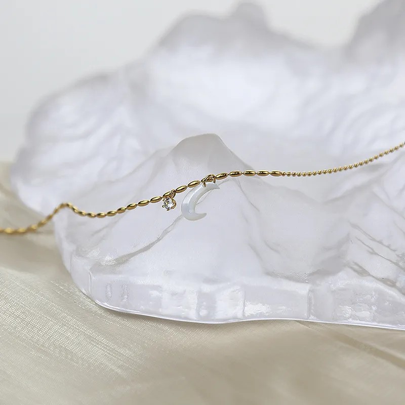 IG Style Simple Style Moon Shell Titanium Steel Plating Inlay Zircon 18K Gold Plated Pendant Necklace_colorza_4