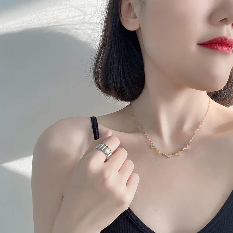 Vintage Style Sweet Heart Shape Titanium Steel Plating Inlay Shell 18K Gold Plated Necklace_colorza_5