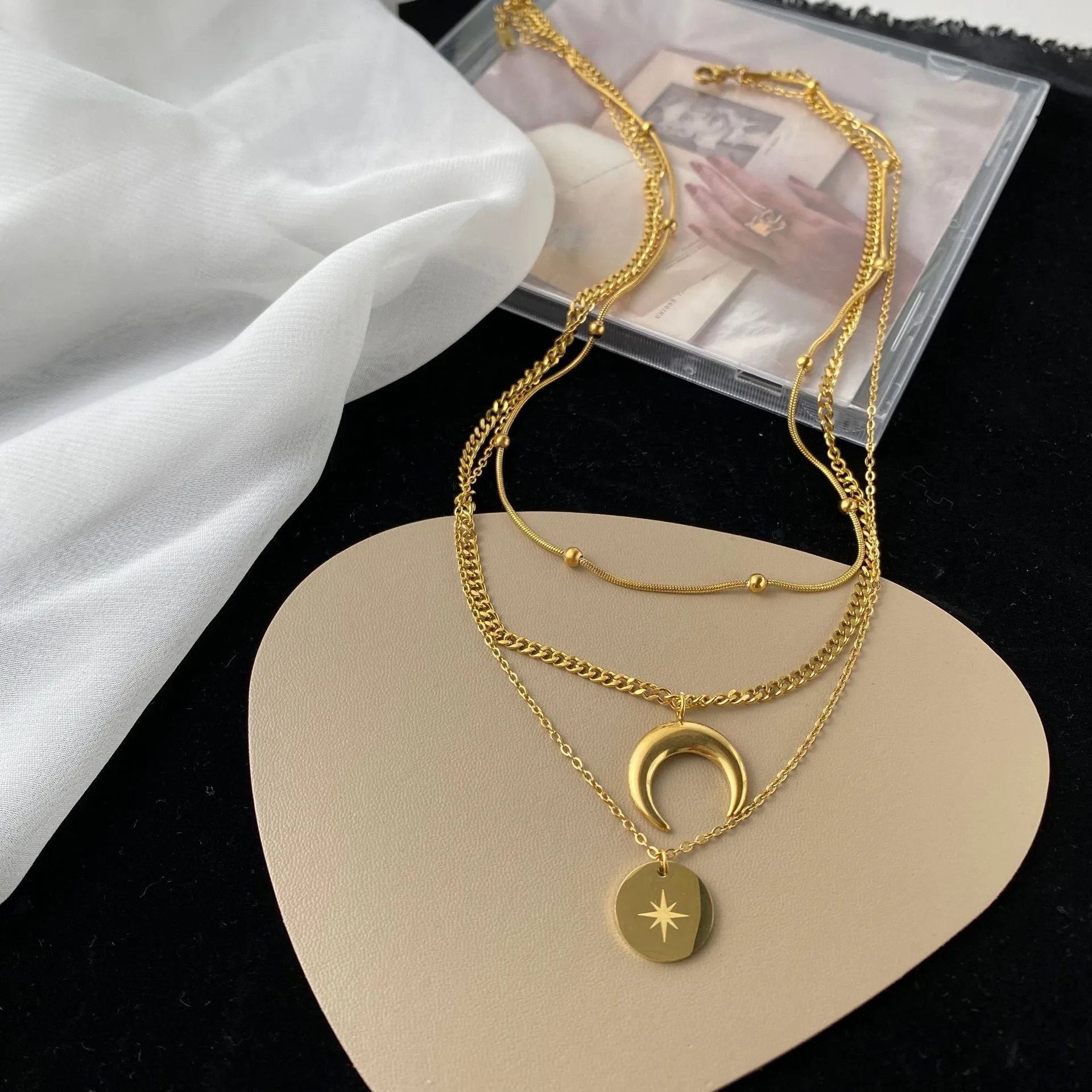 Casual Simple Style Moon Titanium Steel Plating 18K Gold Plated Layered Necklaces_colorza_5