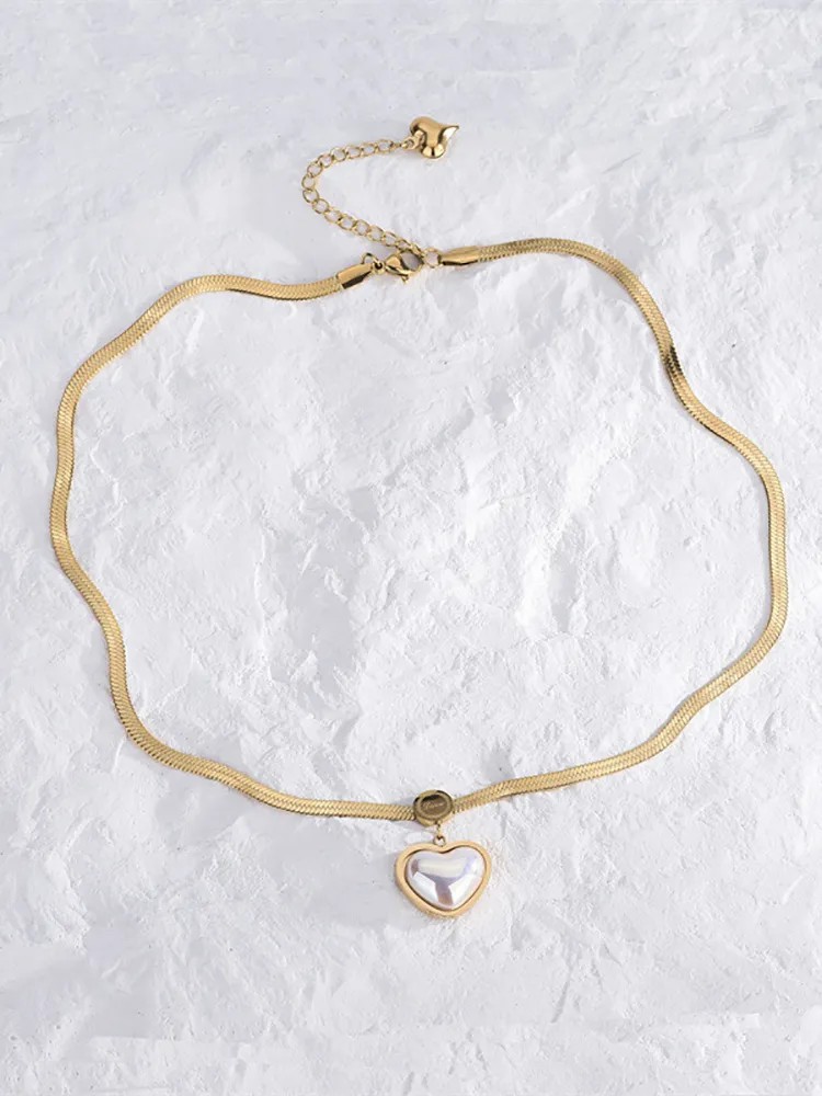 Modern Style Sweet Heart Shape Titanium Steel Polishing Plating Inlay Shell 18K Gold Plated Pendant Necklace_colorza_2