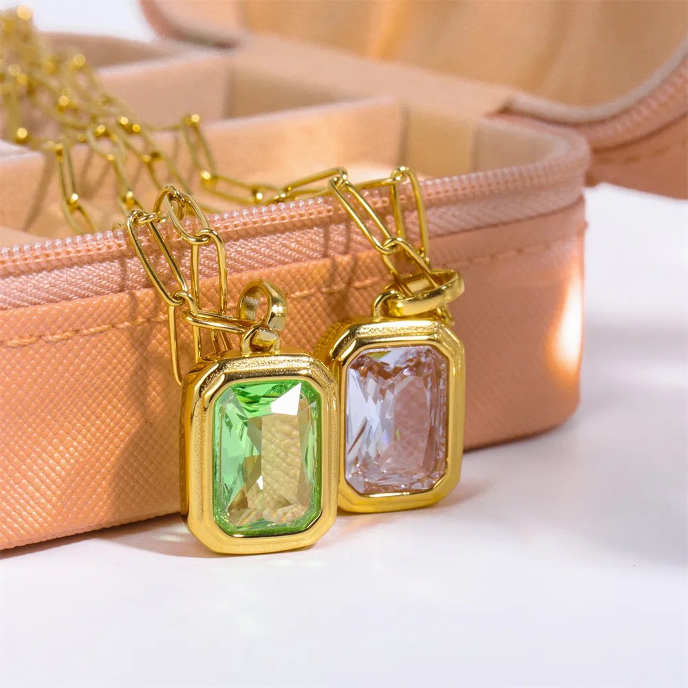 Elegant Vintage Style Square Stainless Steel Plating Inlay Zircon 18K Gold Plated Pendant Necklace Long Necklace_colorza_4