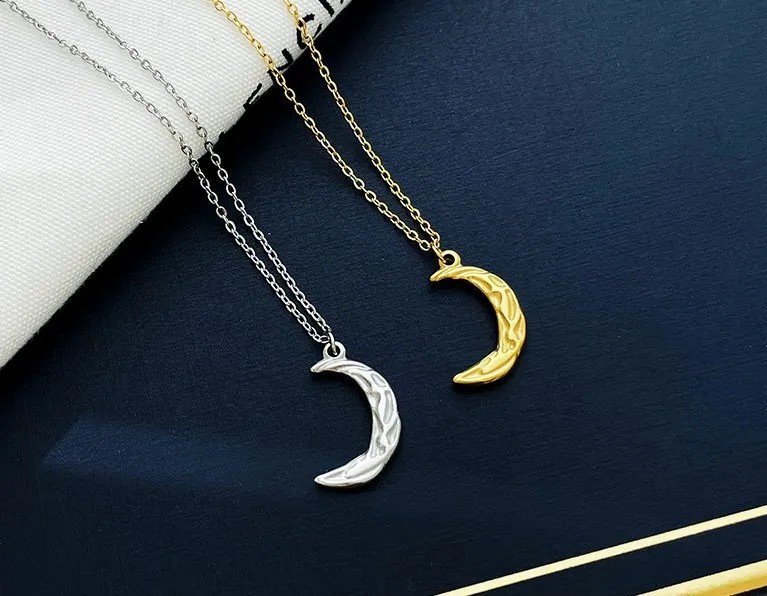 Simple Style Commute Moon Titanium Steel Plating Pendant Necklace_colorza_2