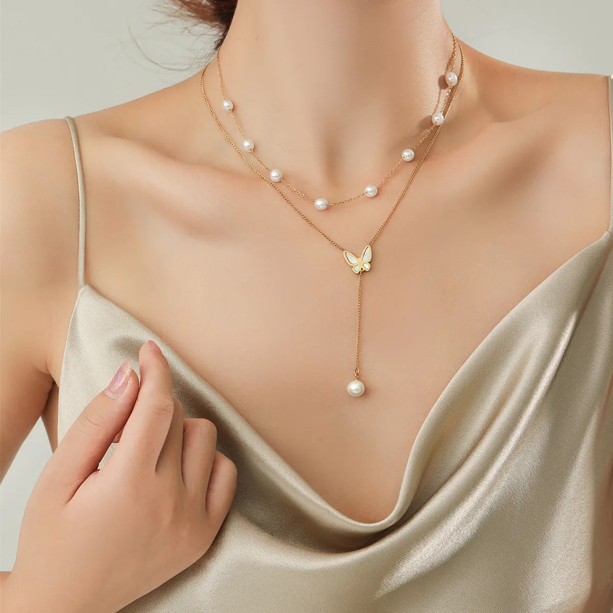 Elegant Butterfly Titanium Steel Plating Inlay Artificial Pearls Shell 18K Gold Plated Layered Necklaces_colorza_1