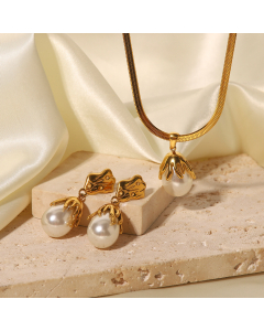 High Quality Unique Temperament Light Luxury Baroque Freshwater Pearl Pendant Titanium Steel Necklace 