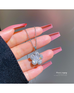 Five-leaf Daisy Zircon Flower Pendent Necklace