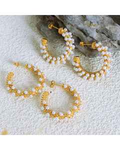 Wholesale Pearl Earrings Temperament Highlighter Shell Beads Inlaid C-shaped Titanium Steel Earrings