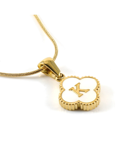 K Wholesale Initial Letter Lucky Clover Necklace Inlaid Nature Shell CA7810197
