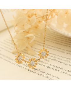 Korean Geometric Three Small Daisy Flowers Pendant Titanium Steel Necklace