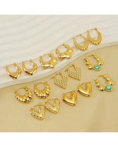 Wholesale Stainless Steel Earrings Retro Light Luxury Temperament Love Eye Plated 18K Gold Earrings