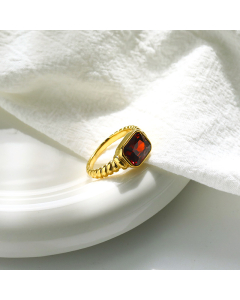 Red Rectangular Drill Inlaid Stainless Steel Ring Fashion Distorted Spiral 18K Gold Ring