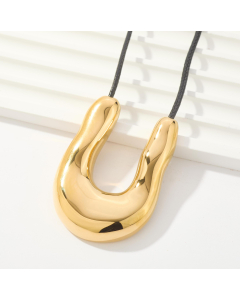 Niche Plated 18K Gold U-shaped Pendant Necklace Stainless Steel Sweater Chain