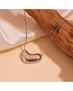 Minimalism 18K Gold-plated Heart Pendant Snake Bone Chain Necklace Stainless Steel Clavicle Chain Necklace