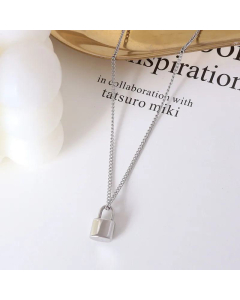European And American Titanium Steel 18k Gold Clavicle Chain Small Lock Pendant Necklace-01-Steel Color