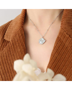 Retro White Sea Shell Moon Heart Pendant Round Brand Titanium Steel Station Chain Necklace