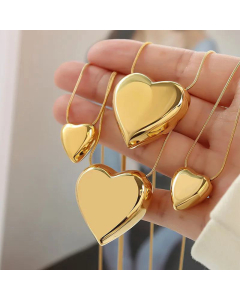 18K Golden Heart-Shaped Clavicle Chain Heart Love Heart Pendant Necklace Titanium Steel