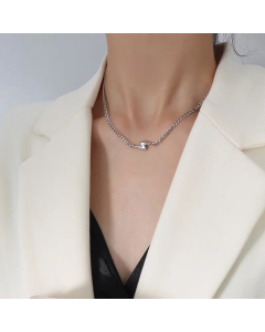 Retro Titanium Steel Plated White Shell Lightning Necklace Clavicle Chain Fine Jewelry