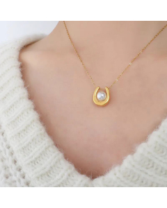 18K Gold Plated Cross Chain Jewelry Fashion U-Shaped Pearl Pendant Titanium Steel Necklace
