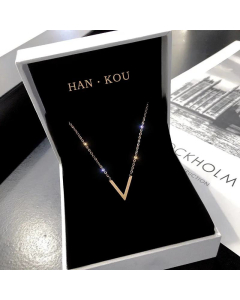 Elegant Niche Net Red Design Sense Ins Style V-Shaped Female Necklace Titanium Steel Clavicle Chain 