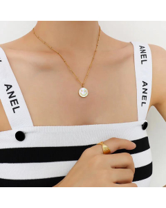 18K Gold Plated Titanium Steel Shell Smile Face Clavicle Chain Wholesale