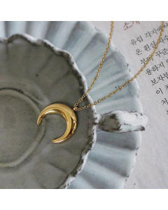 18K Inverted Golden Crescent Horn Titanium Steel Moon Necklace Wholesale