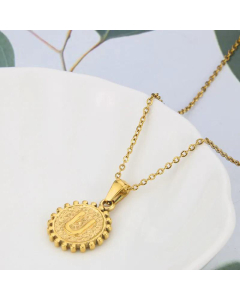 Wholesale Jewelry Simple Round Pendant Stainless Steel 26 Letter Necklace