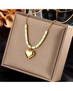 Fashion Heart-Shaped Titanium Steel Simple Geometric Square Necklace
