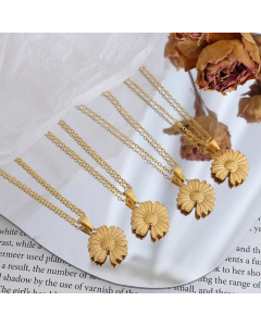 Women Plating Stainless Steel Necklaces Fashion Daisy Titanium Steel Necklace
