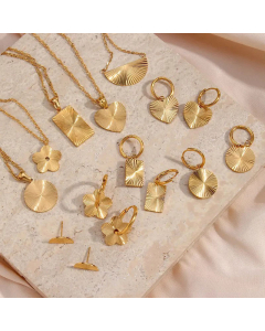 Retro Plating Stainless Steel Necklaces Heart Shape Flower Stainless Steel Pendant Necklace Earrings 