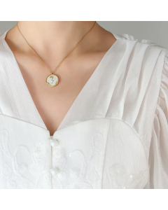 French Style Flower Titanium Steel Pendant Necklace Inlay Shell Stainless Steel Necklaces