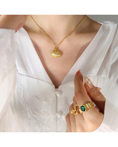 Elegant Plating Stainless Steel Necklaces Shell Titanium Steel Pendant Necklace 