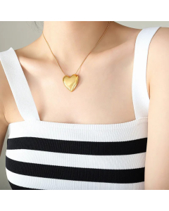 Classic Heart Shape Pendent Titanium Steel Gold Plated Necklace