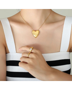 Classic Heart Shape Pendent Titanium Steel Gold Plated Necklace
