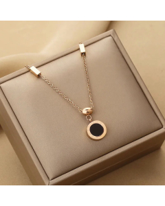 Classic Roman Numerals Round Inlay Shell Titanium Steel Necklace Colorza