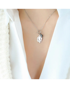 Female Temperament Wild Leaves Black Zircon Pendant Necklace Titanium Steel Plated 18K Gold Jewelry CA07830855