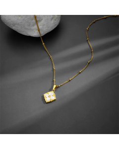 Wholesale Vintage Style Four Leaf Clover Stainless Steel 18K Gold Plated Shell Pendant Necklace