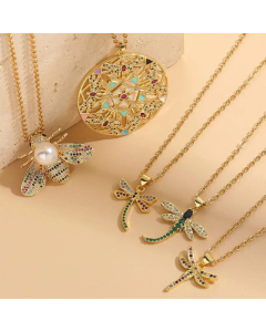 Wholesale Stainless Steel Necklace Plating 14K Gold Plated Dragonfly Bee Round Pendant Necklace