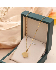 Elegant Retro Four Leaf Clover Stainless Steel Plating 18K Gold Plated Pendant Necklace