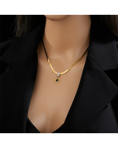 Retro Round Titanium Steel Plating Inlay Artificial Rhinestones 18K Gold Plated Pendant Necklace