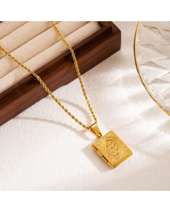 Modern Style Square Heart Shape Shell Stainless Steel Three-Dimensional Carving 18K Gold Plated Pendant Necklace
