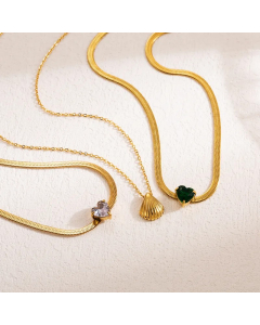 Elegant Modern Style Heart Shape Shell Stainless Steel Zircon 18K Gold Plated Pendant Necklace