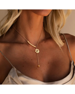 Elegant Simple Style Daisy Titanium Steel Plating 18K Gold Plated Pendant Necklace